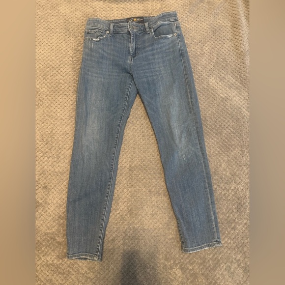 💙 Lucky Brand Sienna Slim Boyfriend Jeans Size 4 / 27 | Light Wash | Distressed - Picture 1 of 12